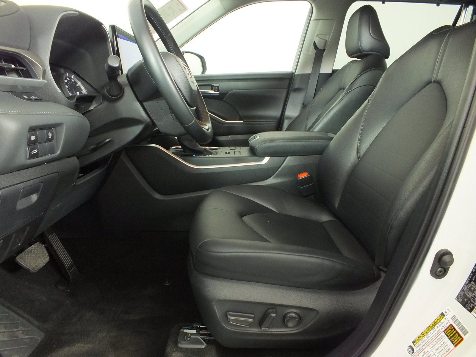 2026 Toyota Highlander XLE AWD *1-OWNER*