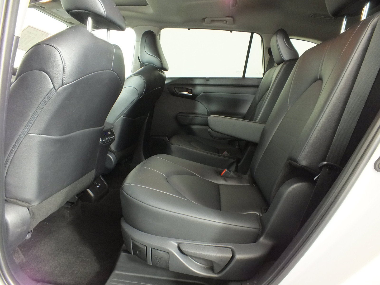 2026 Toyota Highlander XLE AWD *1-OWNER*