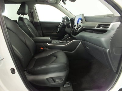2026 Toyota Highlander XLE AWD *1-OWNER*