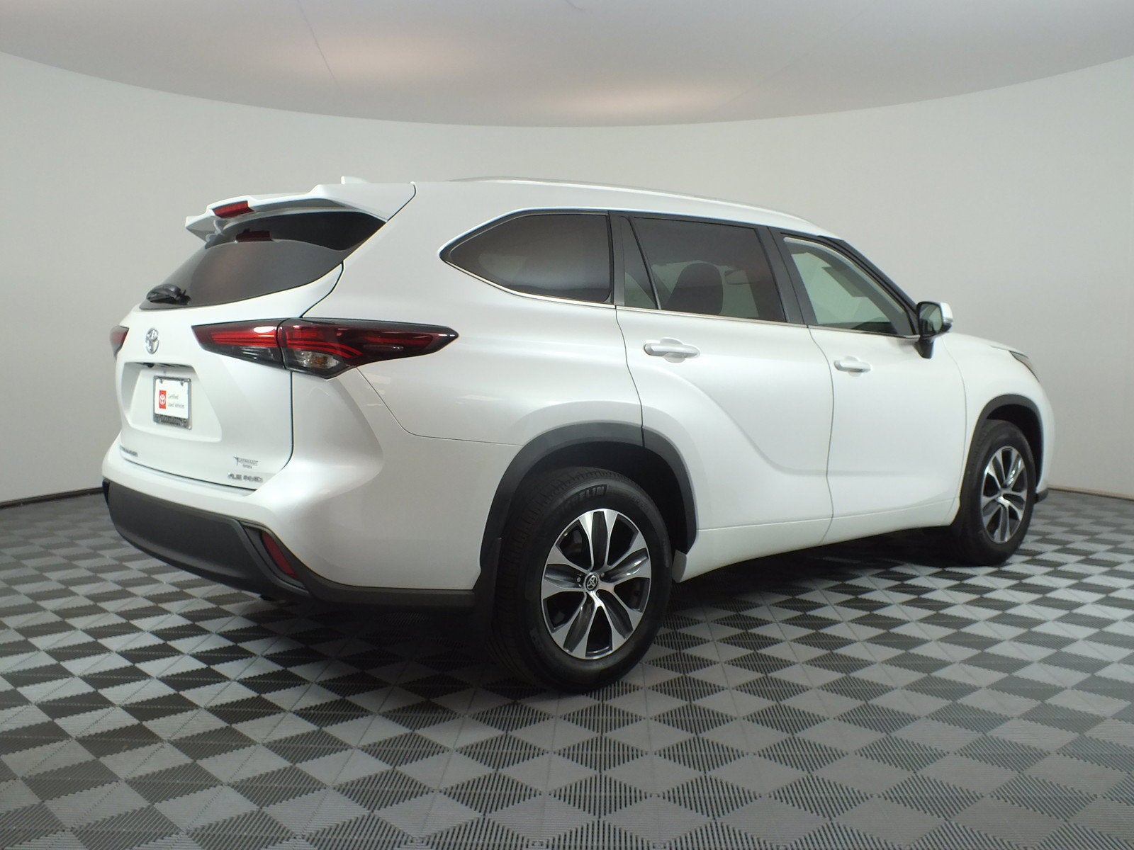 2026 Toyota Highlander XLE AWD *1-OWNER*