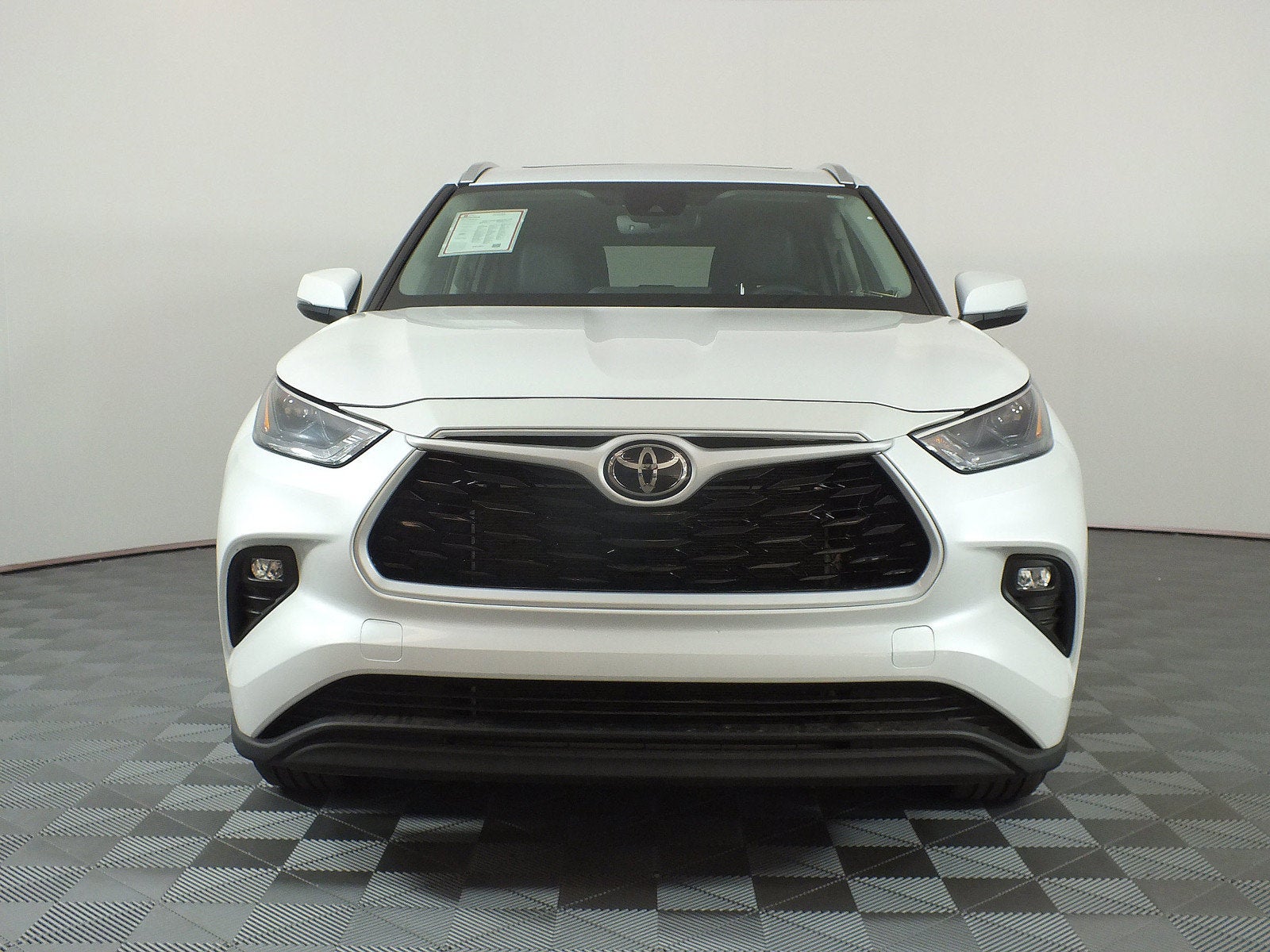 2026 Toyota Highlander XLE AWD *1-OWNER*