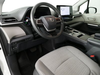 2021 Toyota Sienna LE Hybrid *LOOKS GREAT!*