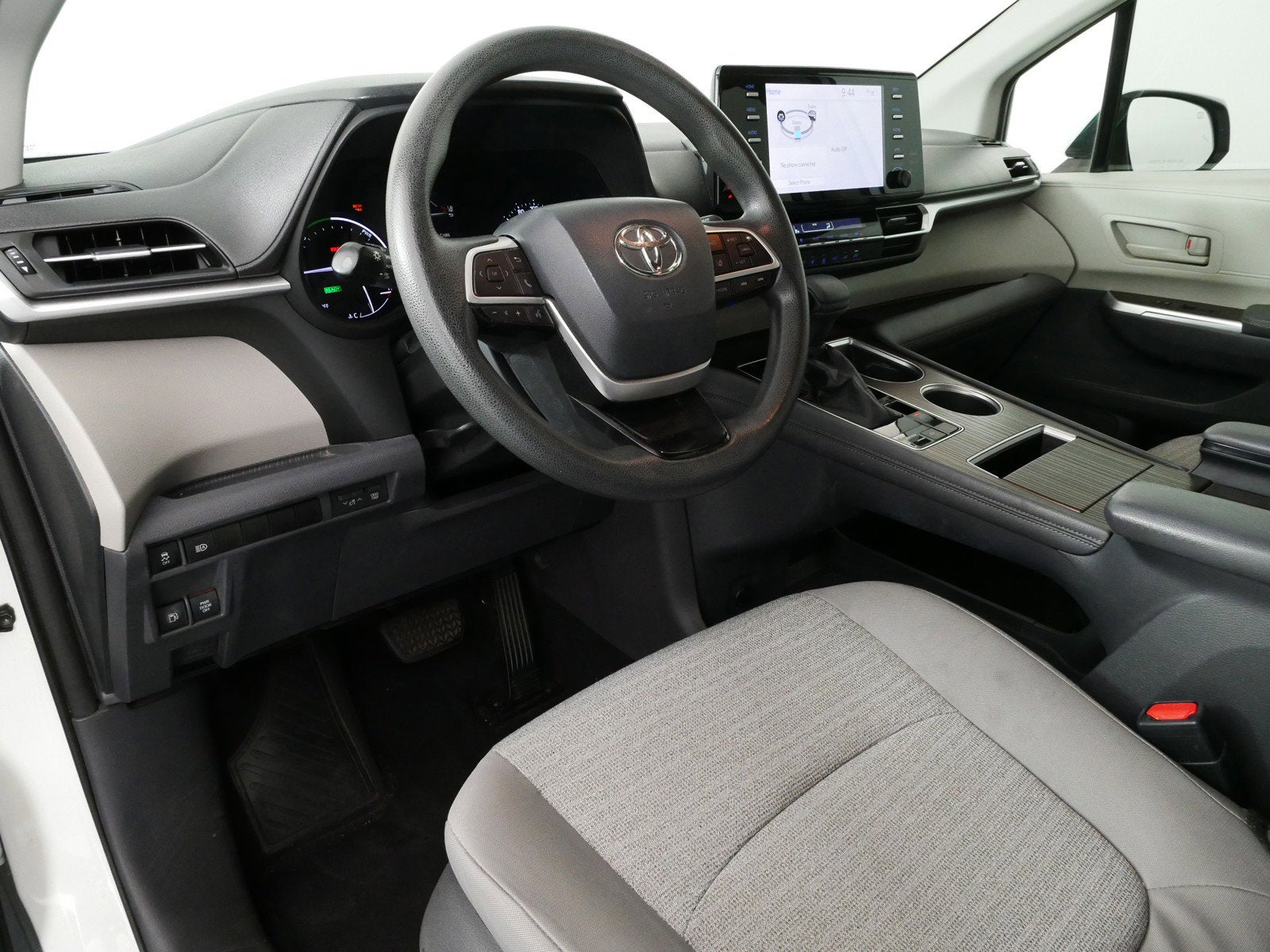 2021 Toyota Sienna LE Hybrid *LOOKS GREAT!*