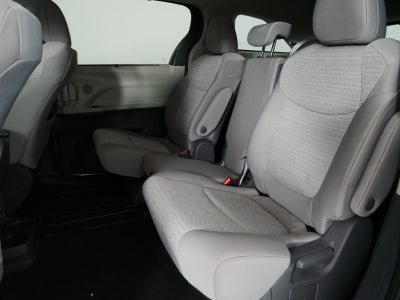 2021 Toyota Sienna LE Hybrid *LOOKS GREAT!*