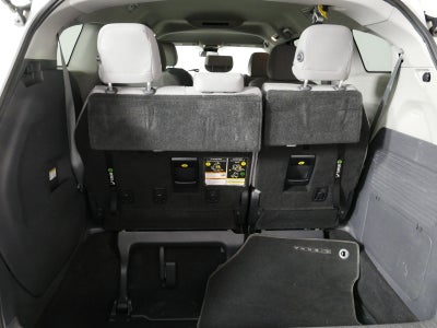 2021 Toyota Sienna LE Hybrid *LOOKS GREAT!*