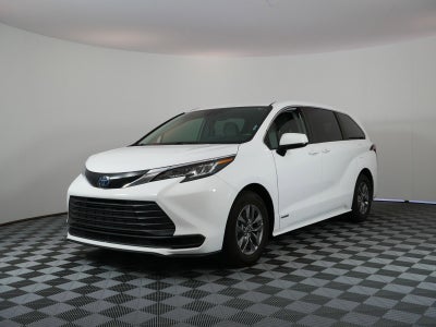 2021 Toyota Sienna LE Hybrid *LOOKS GREAT!*
