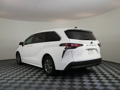 2021 Toyota Sienna LE Hybrid *LOOKS GREAT!*