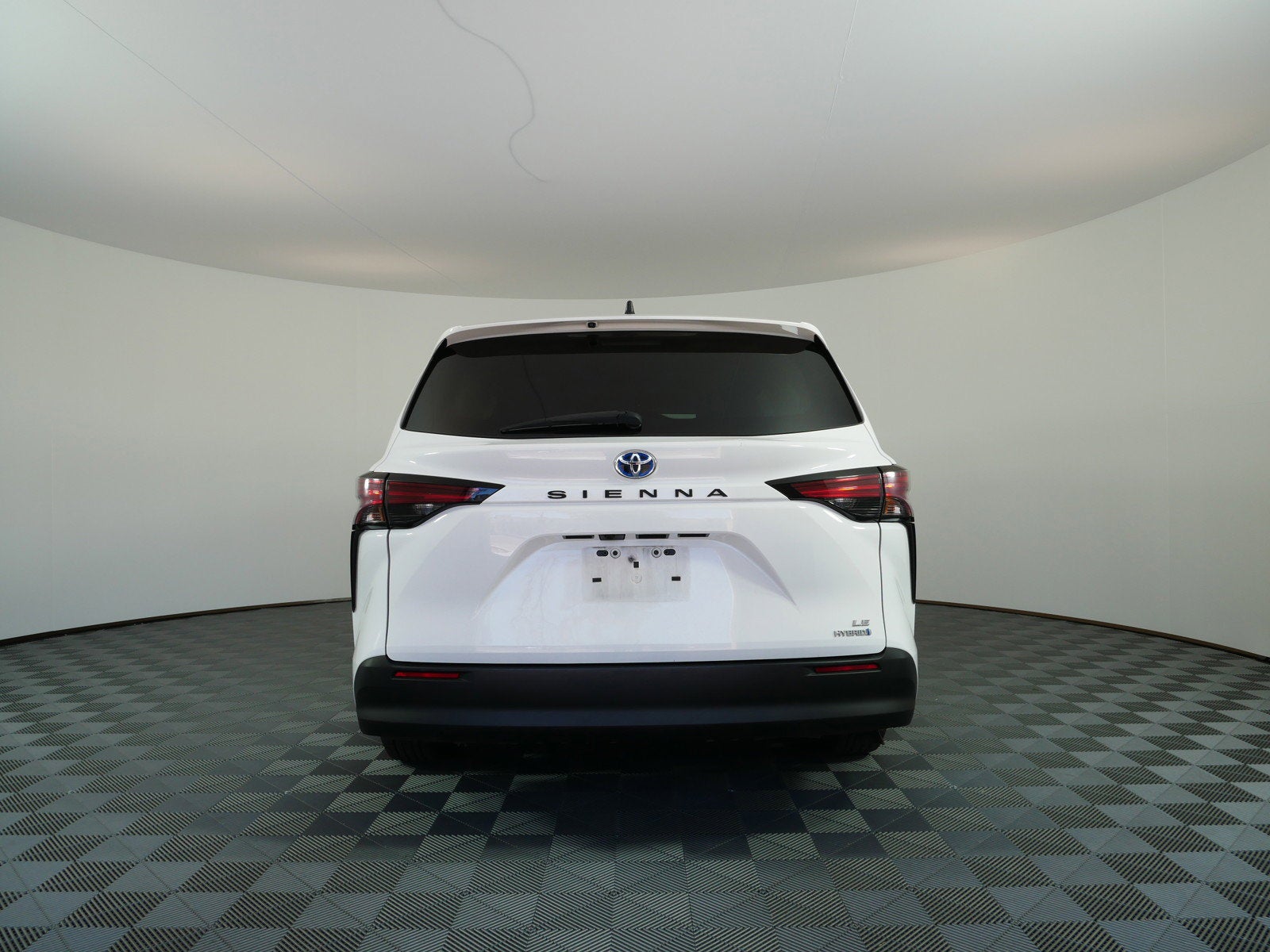 2021 Toyota Sienna LE Hybrid *LOOKS GREAT!*