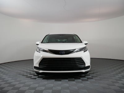 2021 Toyota Sienna LE Hybrid *LOOKS GREAT!*