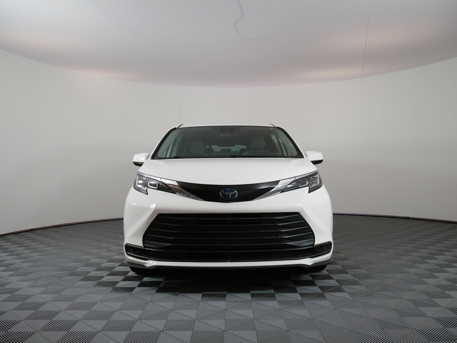 2021 Toyota Sienna LE Hybrid *LOOKS GREAT!*
