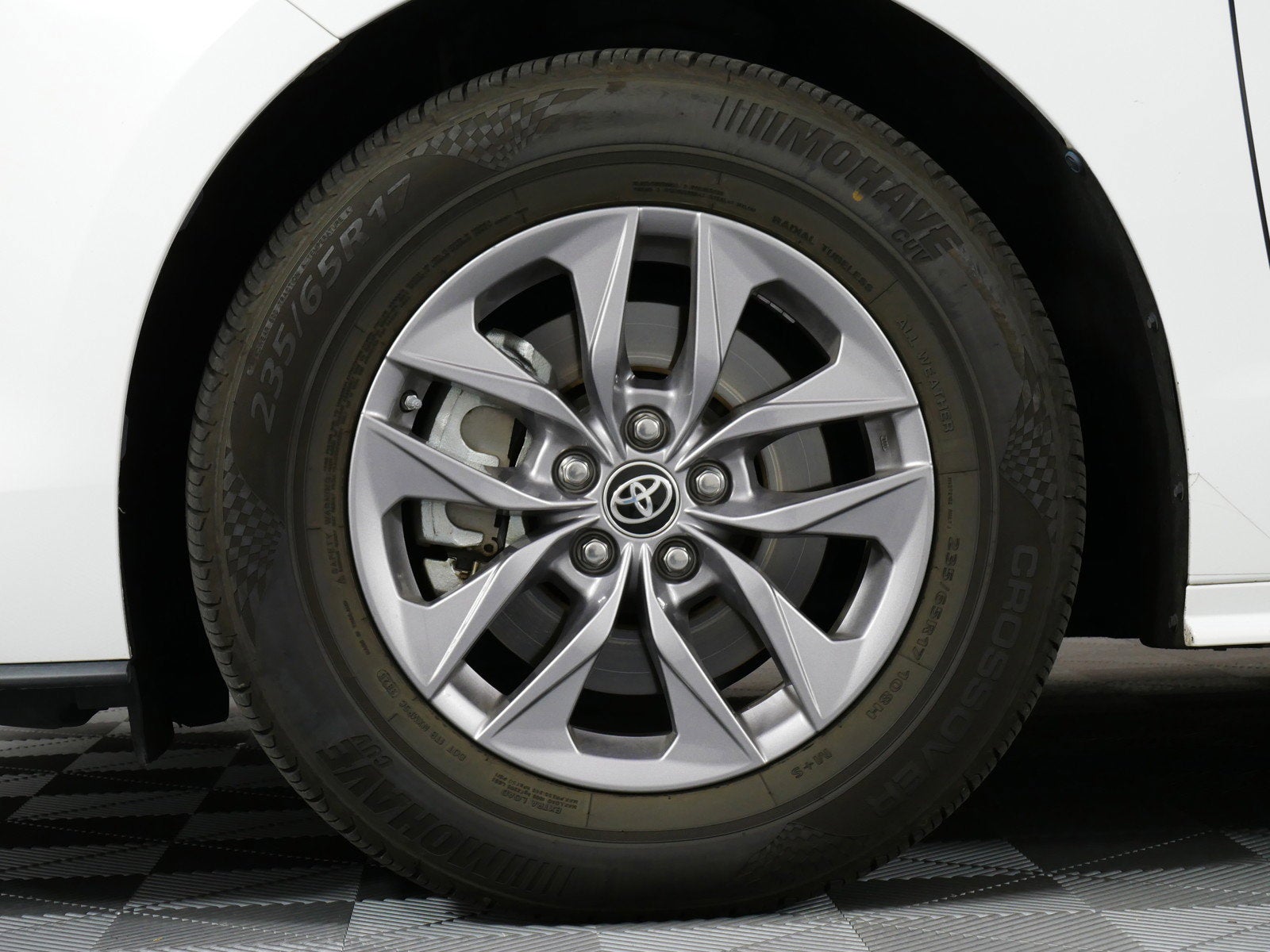 2021 Toyota Sienna LE Hybrid *LOOKS GREAT!*