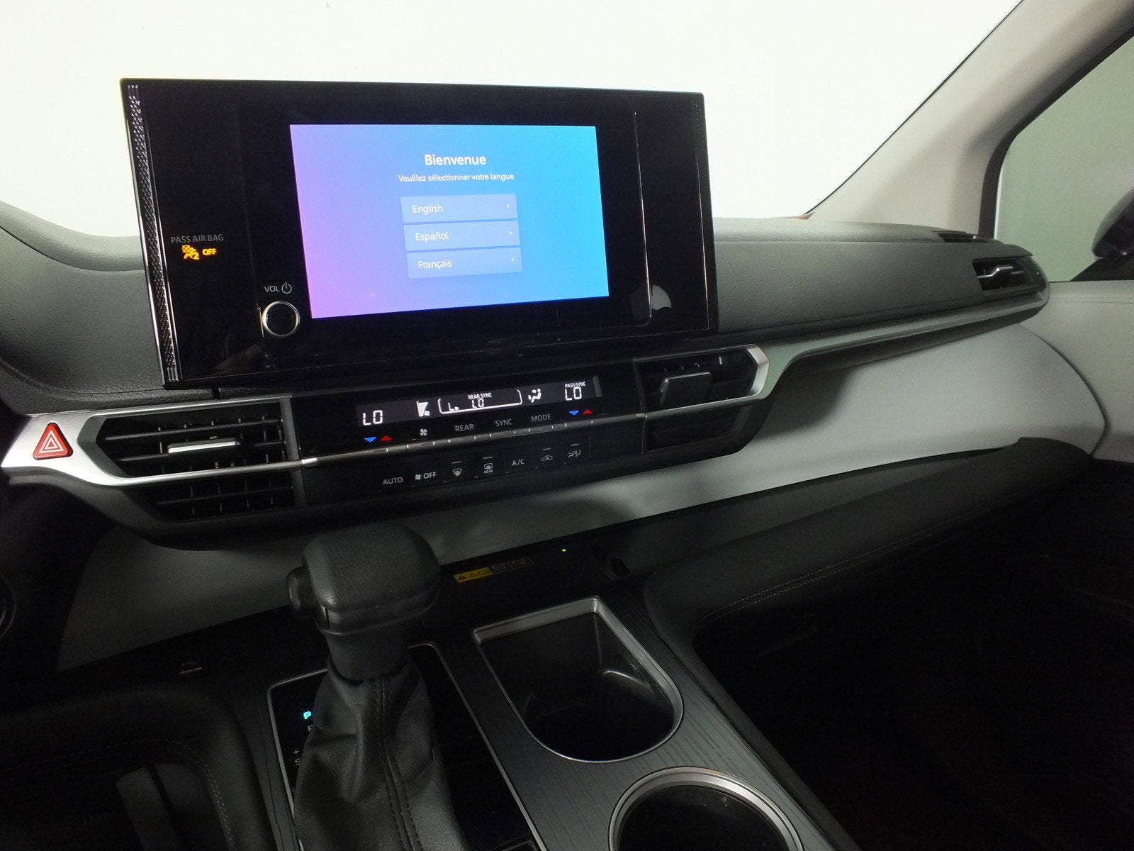 2025 Toyota Sienna LE *1-OWNER*