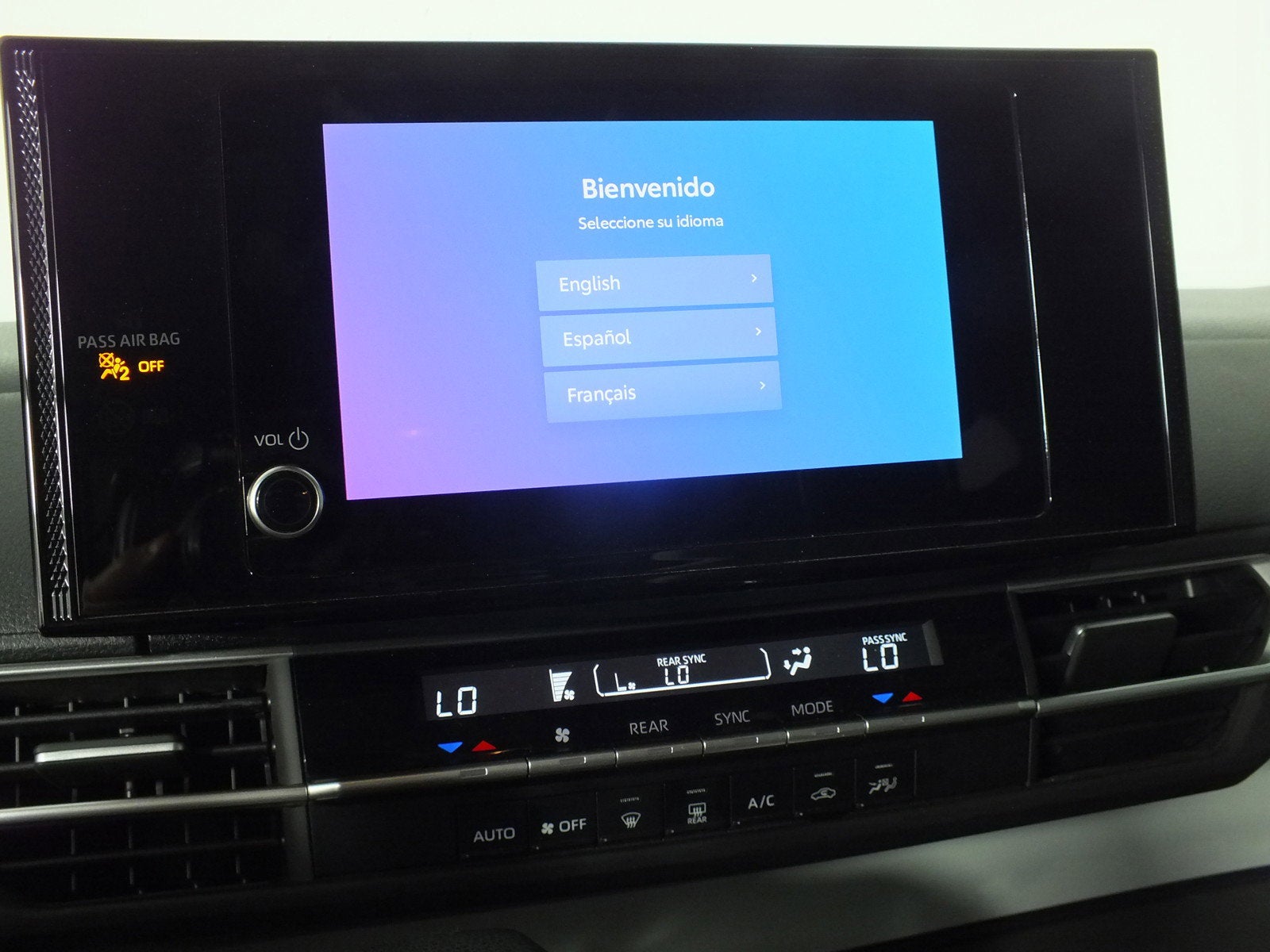 2025 Toyota Sienna LE *1-OWNER*
