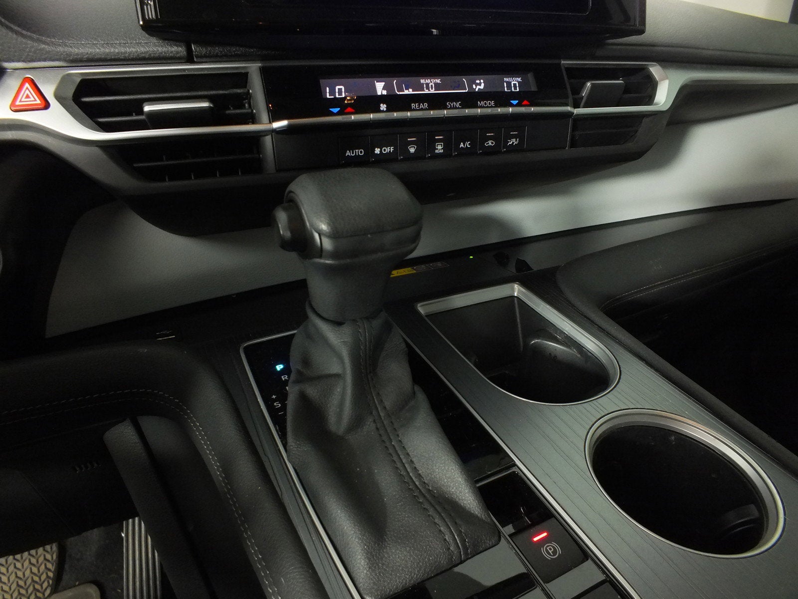2025 Toyota Sienna LE *1-OWNER*