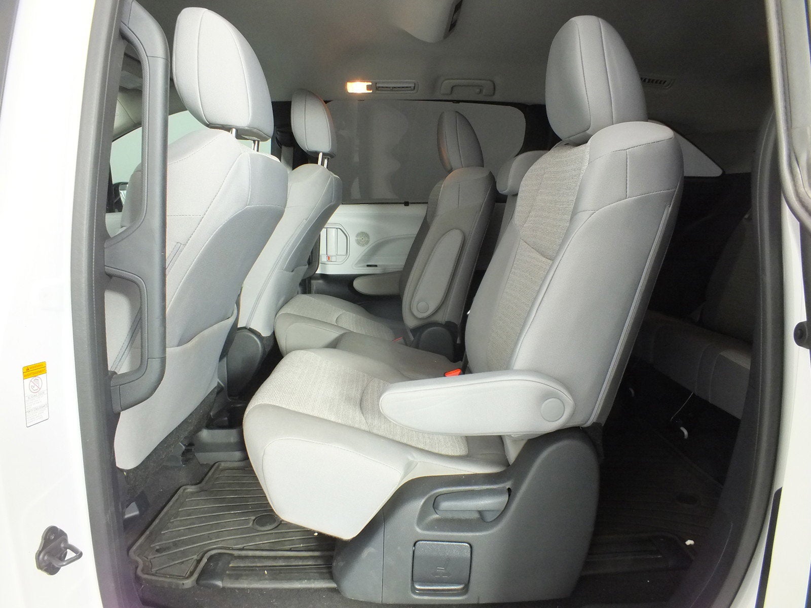 2025 Toyota Sienna LE *1-OWNER*