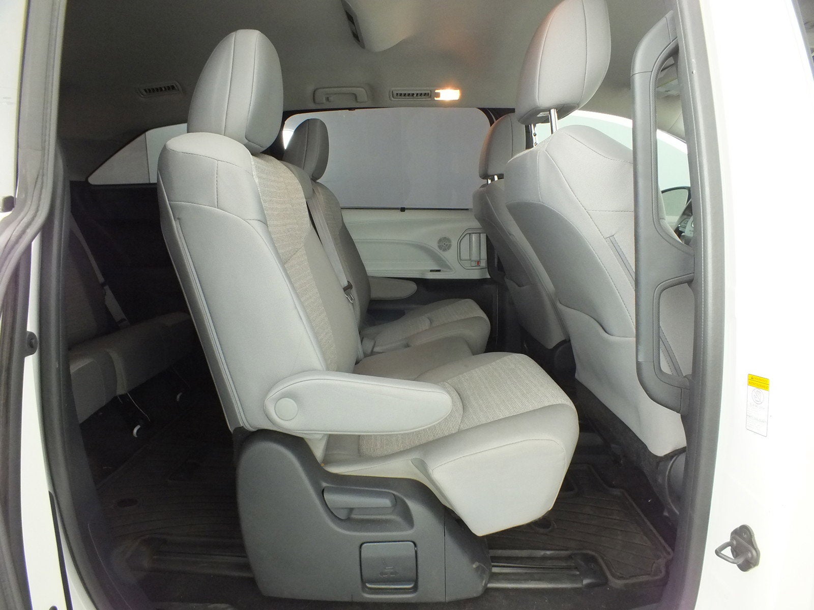 2025 Toyota Sienna LE *1-OWNER*