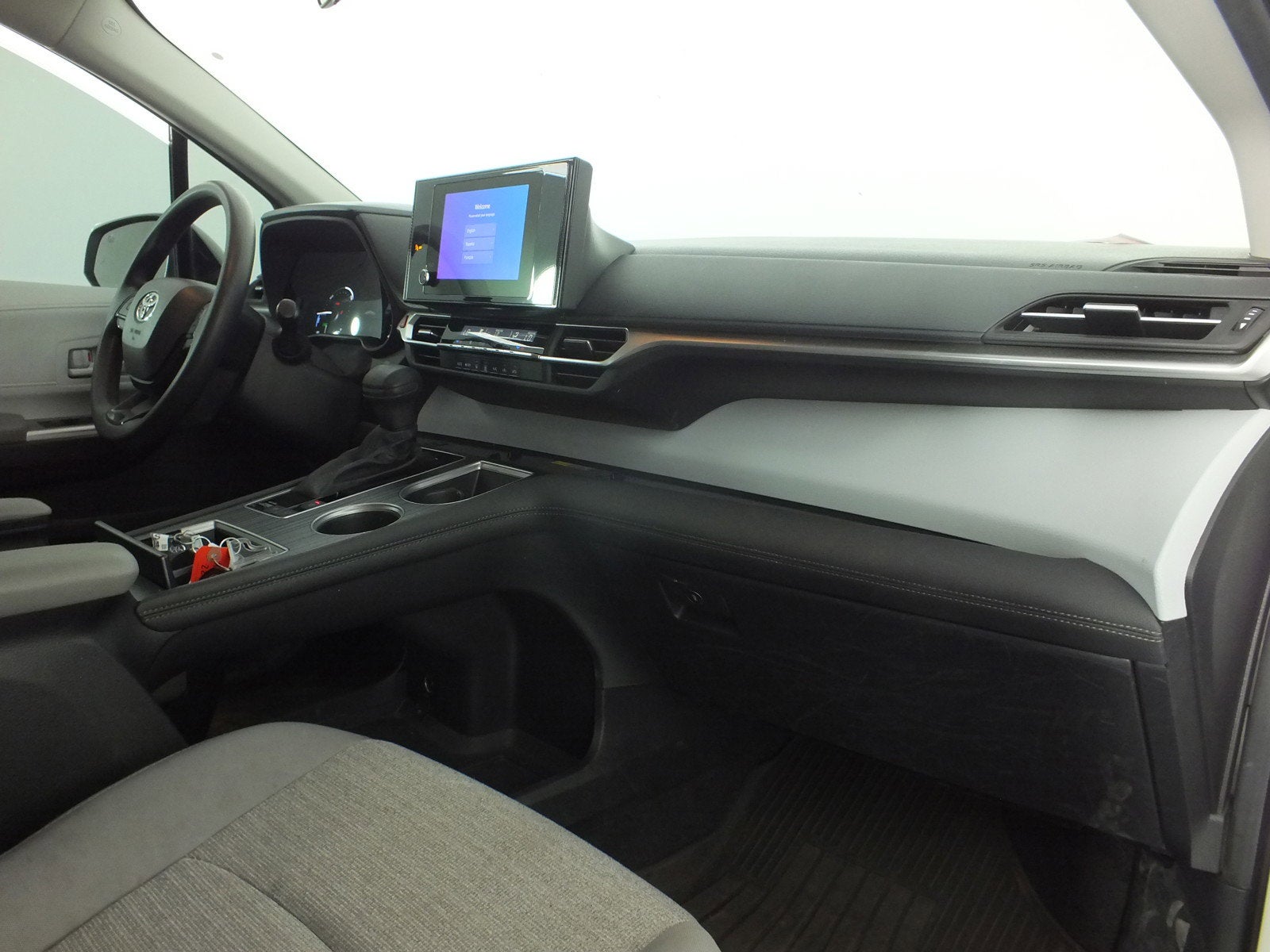 2025 Toyota Sienna LE *1-OWNER*