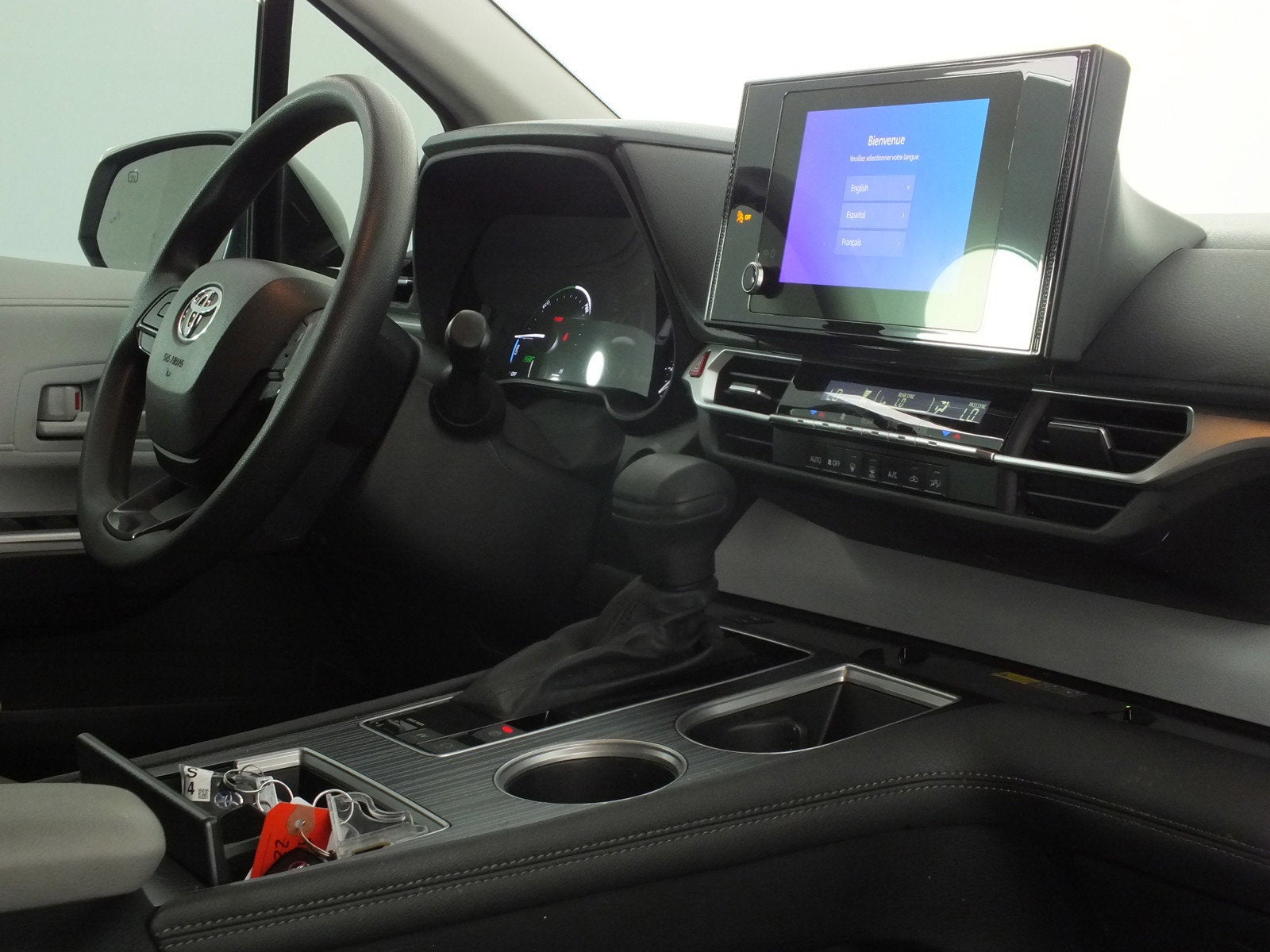 2025 Toyota Sienna LE *1-OWNER*