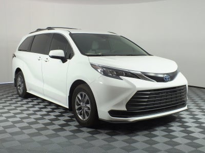 2025 Toyota Sienna LE *1-OWNER*
