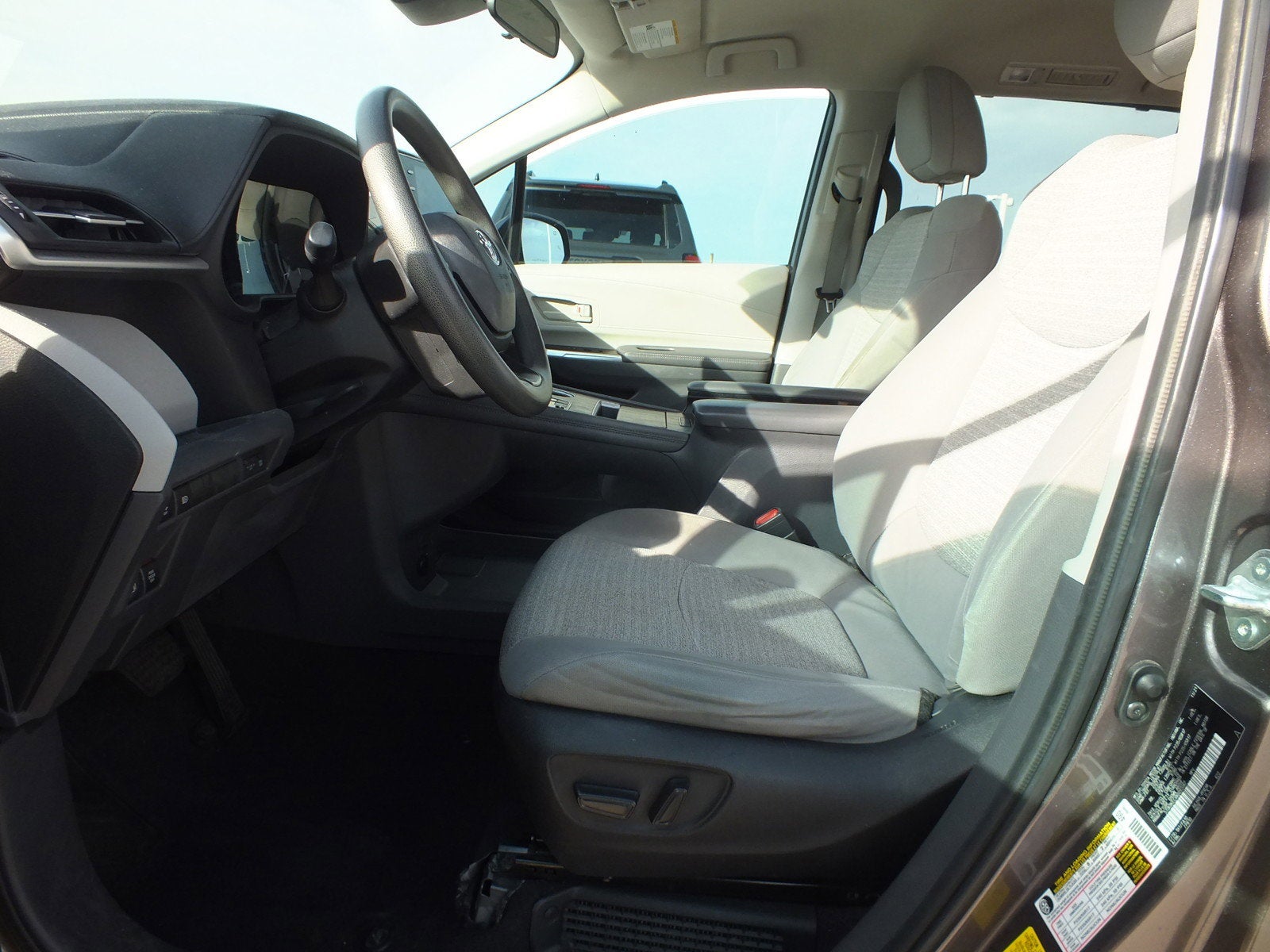 2022 Toyota Sienna LE Hybrid *1-OWNER*