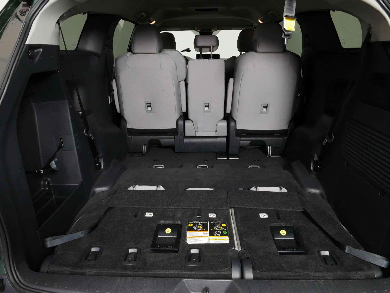 2026 Toyota Sienna LE Hybrid *LOW MILES! CLEAN CARFAX*