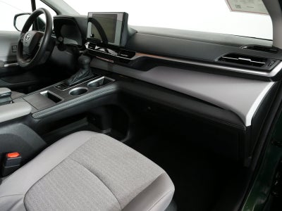 2026 Toyota Sienna LE Hybrid *LOW MILES! CLEAN CARFAX*