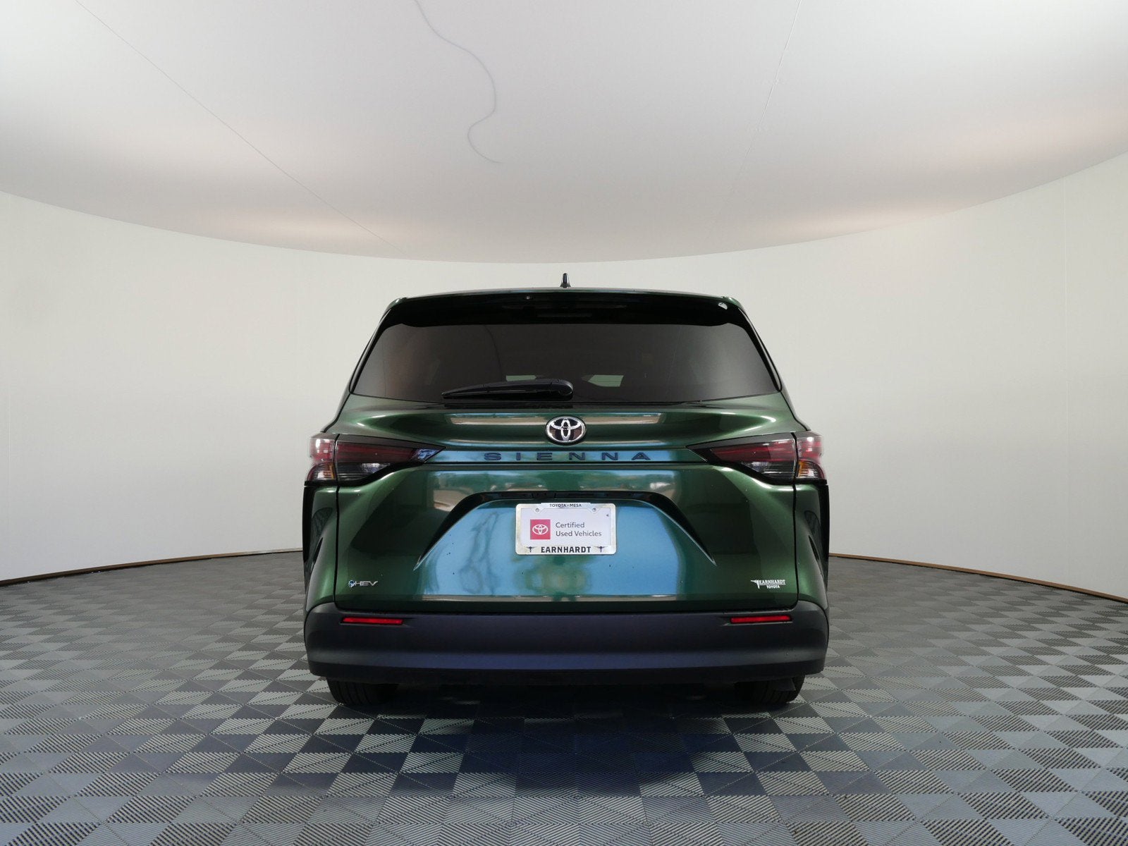 2026 Toyota Sienna LE Hybrid *LOW MILES! CLEAN CARFAX*