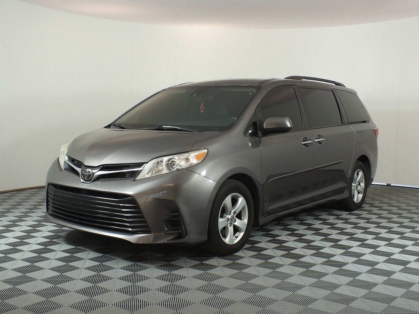 2020 Toyota Sienna LE *RELIABLE DAILY DRIVER!*