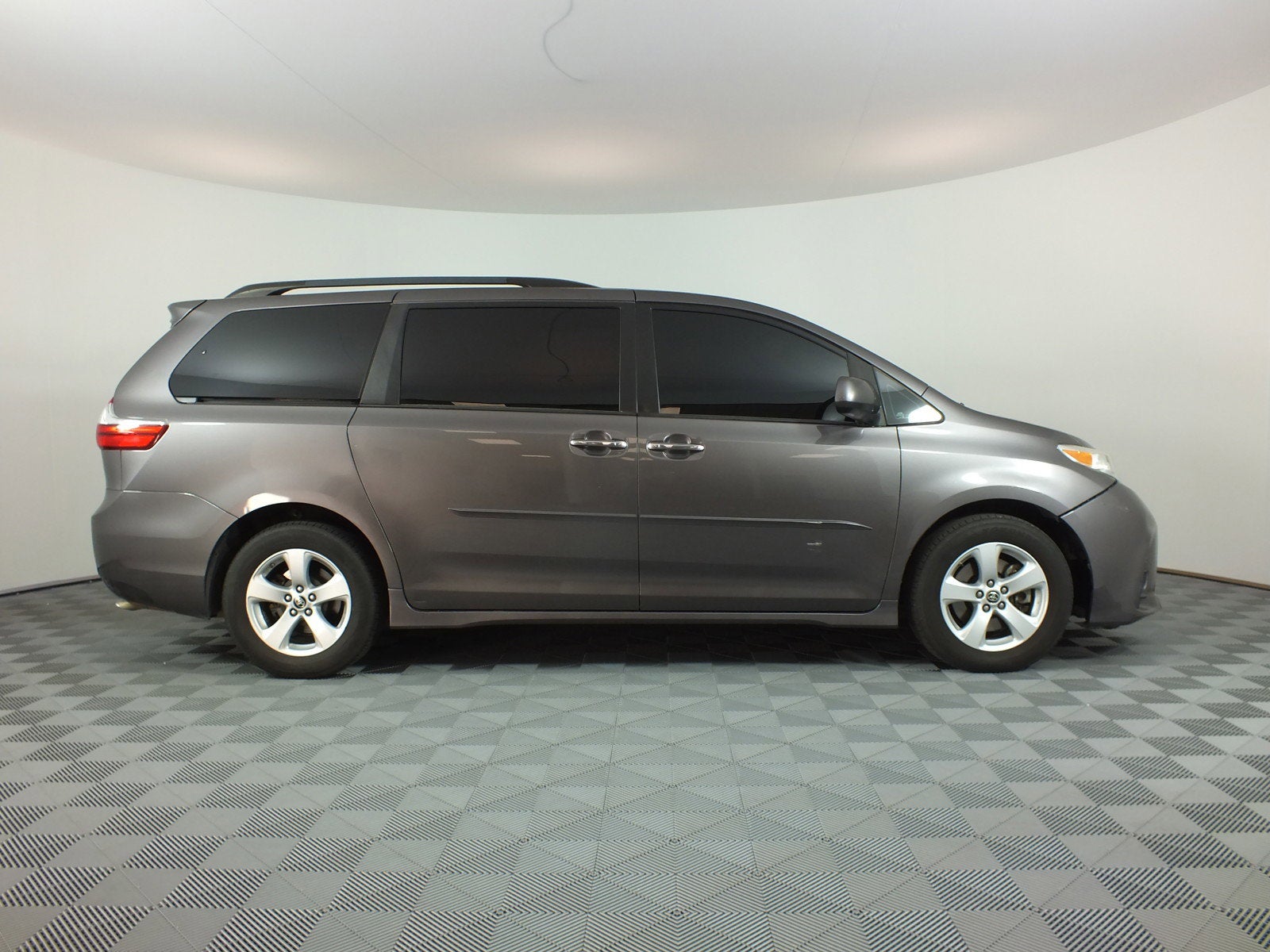 2020 Toyota Sienna LE *RELIABLE DAILY DRIVER!*