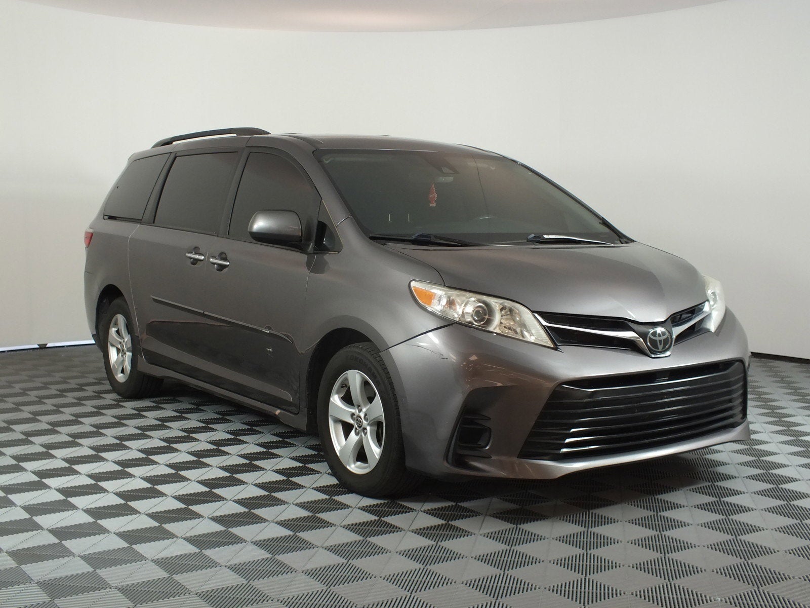 2020 Toyota Sienna LE *RELIABLE DAILY DRIVER!*