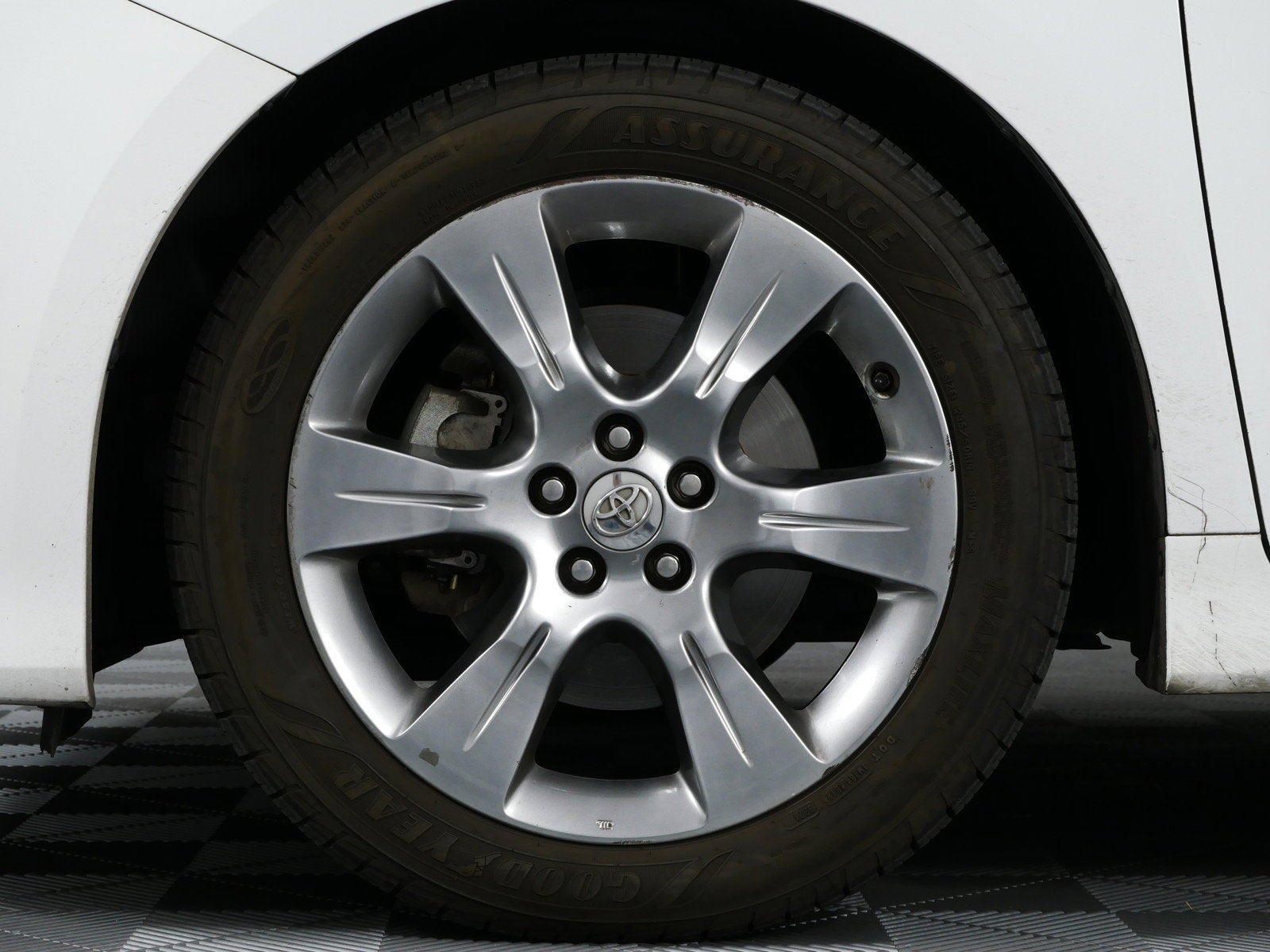 2014 Toyota Sienna SE *CLEAN CARFAX!*