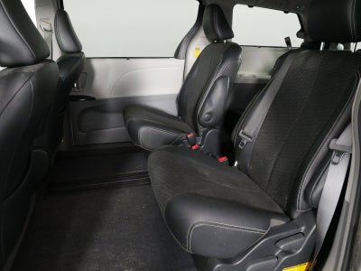 2014 Toyota Sienna SE *CLEAN CARFAX!*