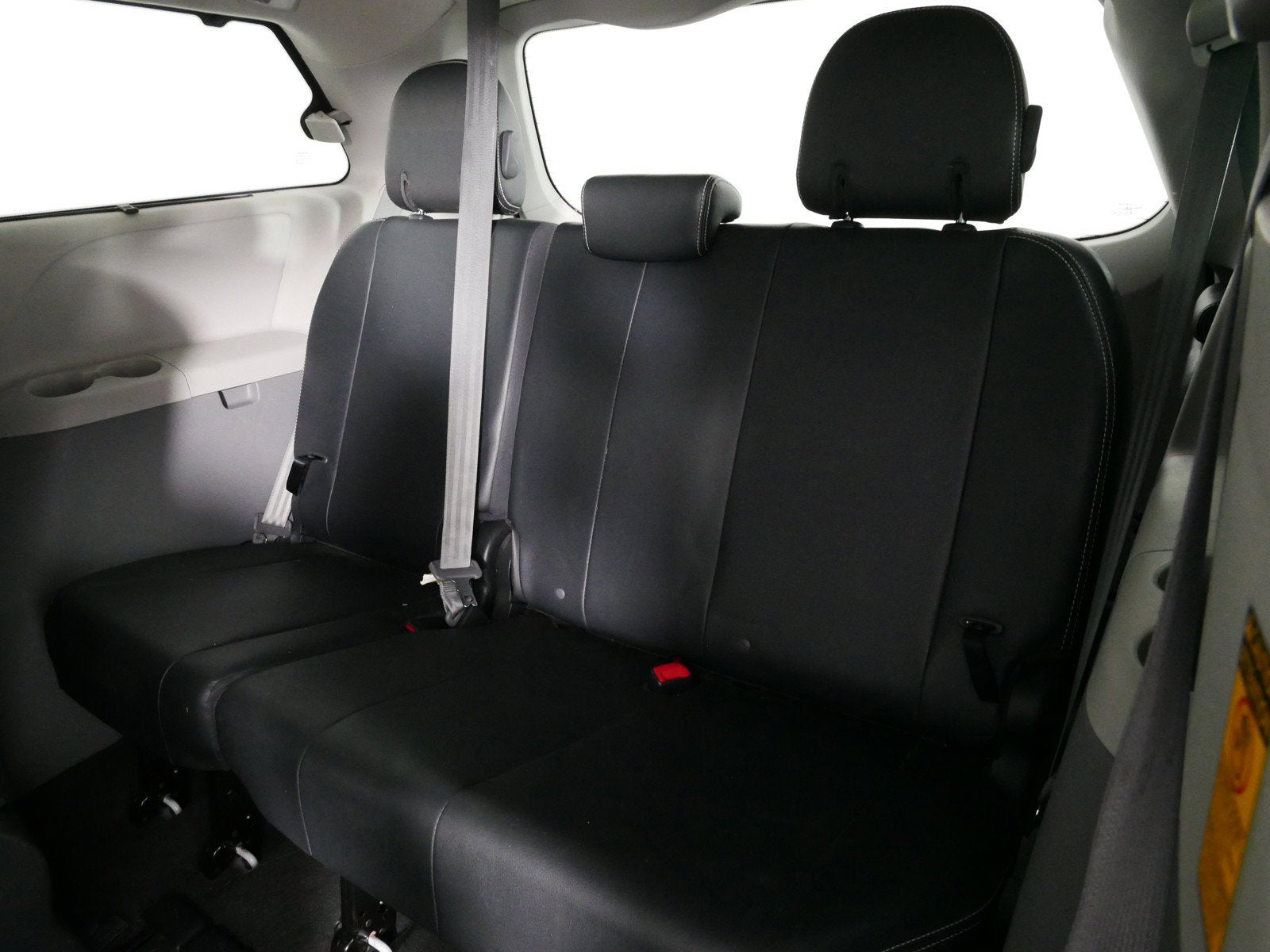 2014 Toyota Sienna SE *CLEAN CARFAX!*