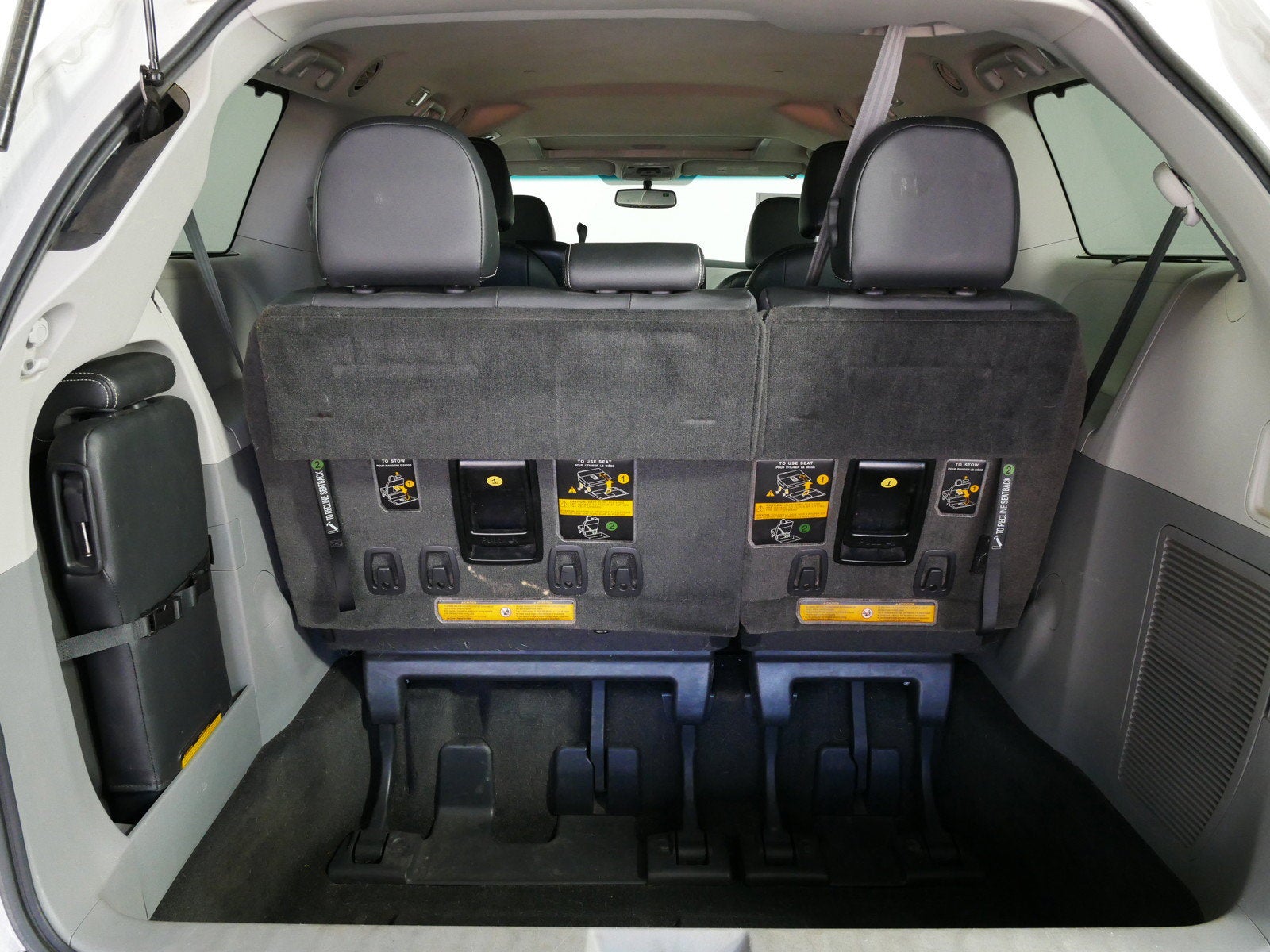 2014 Toyota Sienna SE *CLEAN CARFAX!*