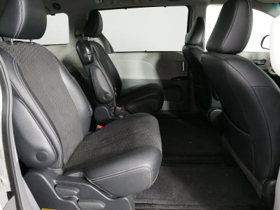 2014 Toyota Sienna SE *CLEAN CARFAX!*