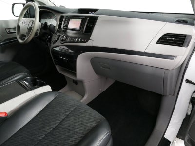 2014 Toyota Sienna SE *CLEAN CARFAX!*