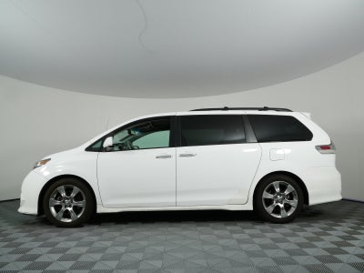 2014 Toyota Sienna SE *CLEAN CARFAX!*