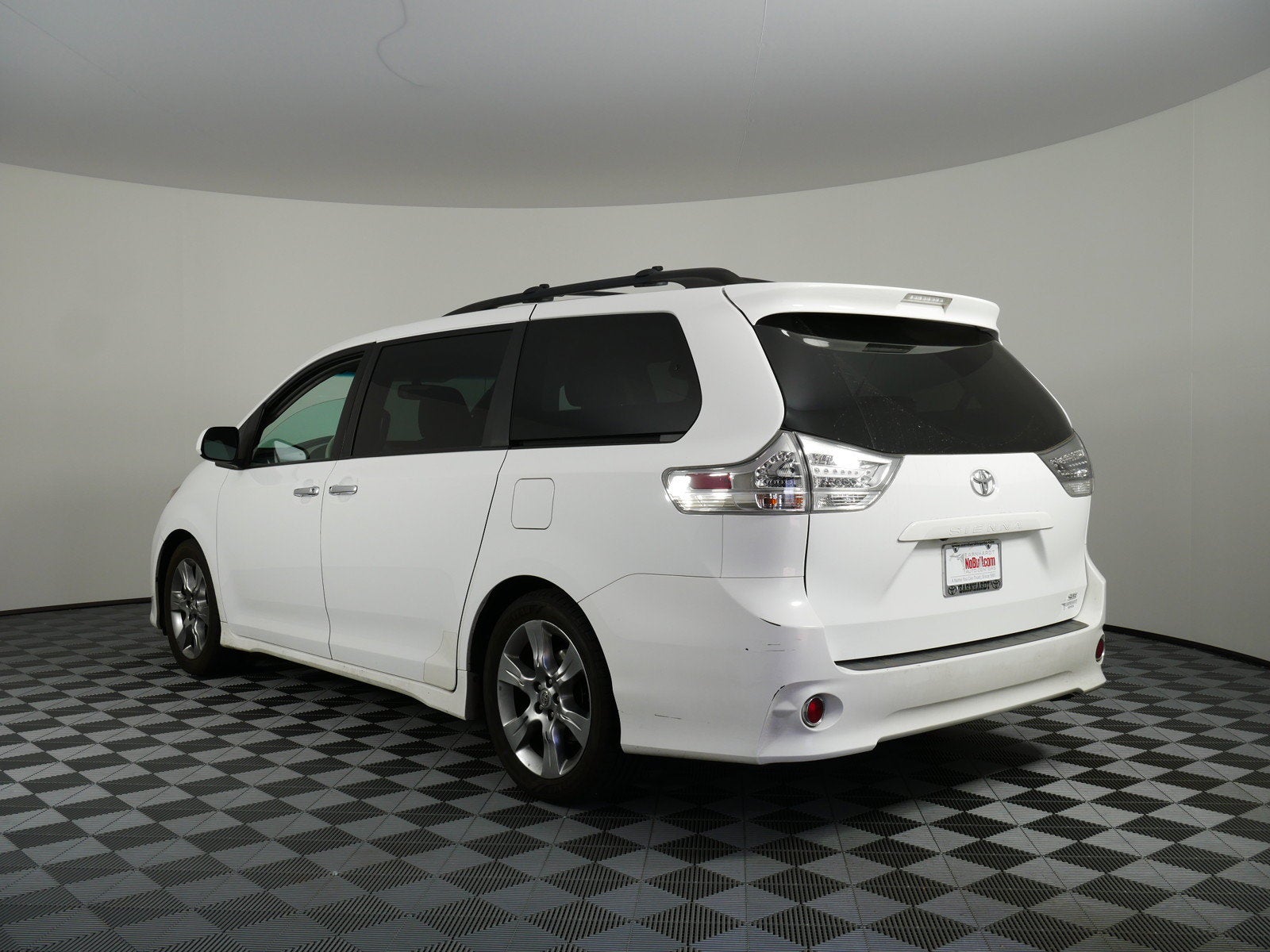 2014 Toyota Sienna SE *CLEAN CARFAX!*