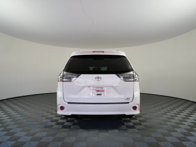 2014 Toyota Sienna SE *CLEAN CARFAX!*