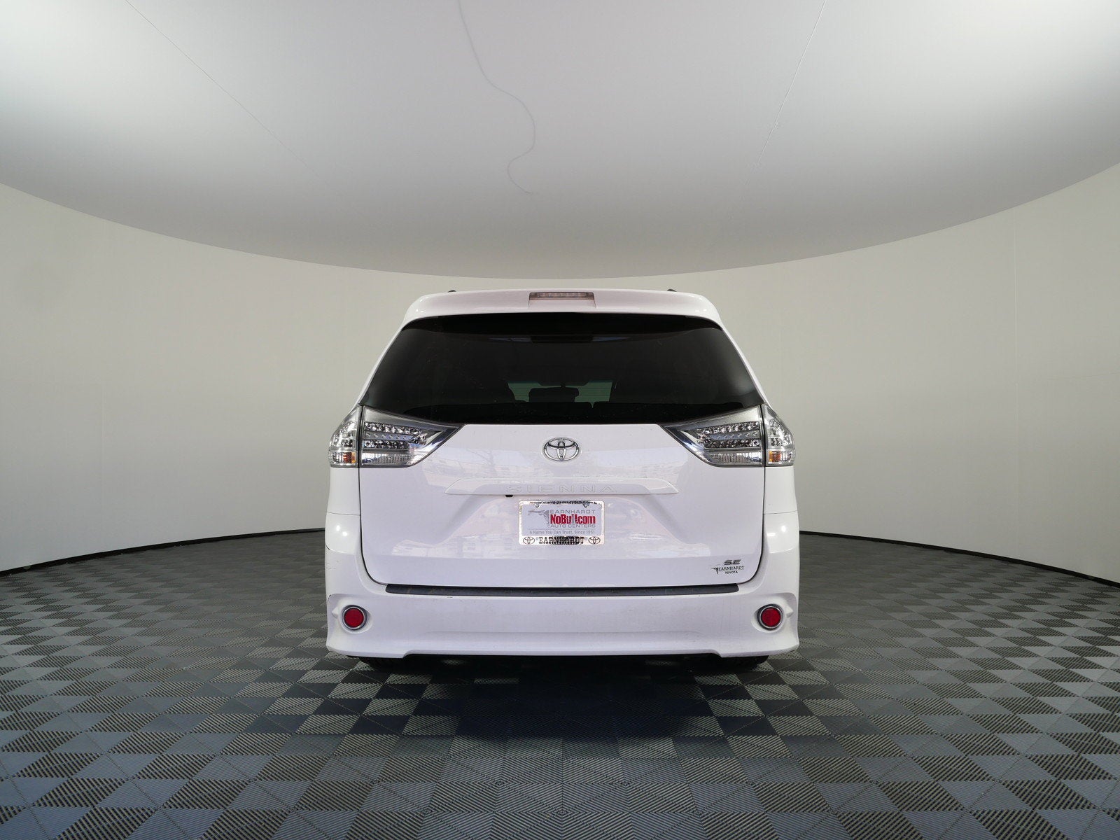2014 Toyota Sienna SE *CLEAN CARFAX!*