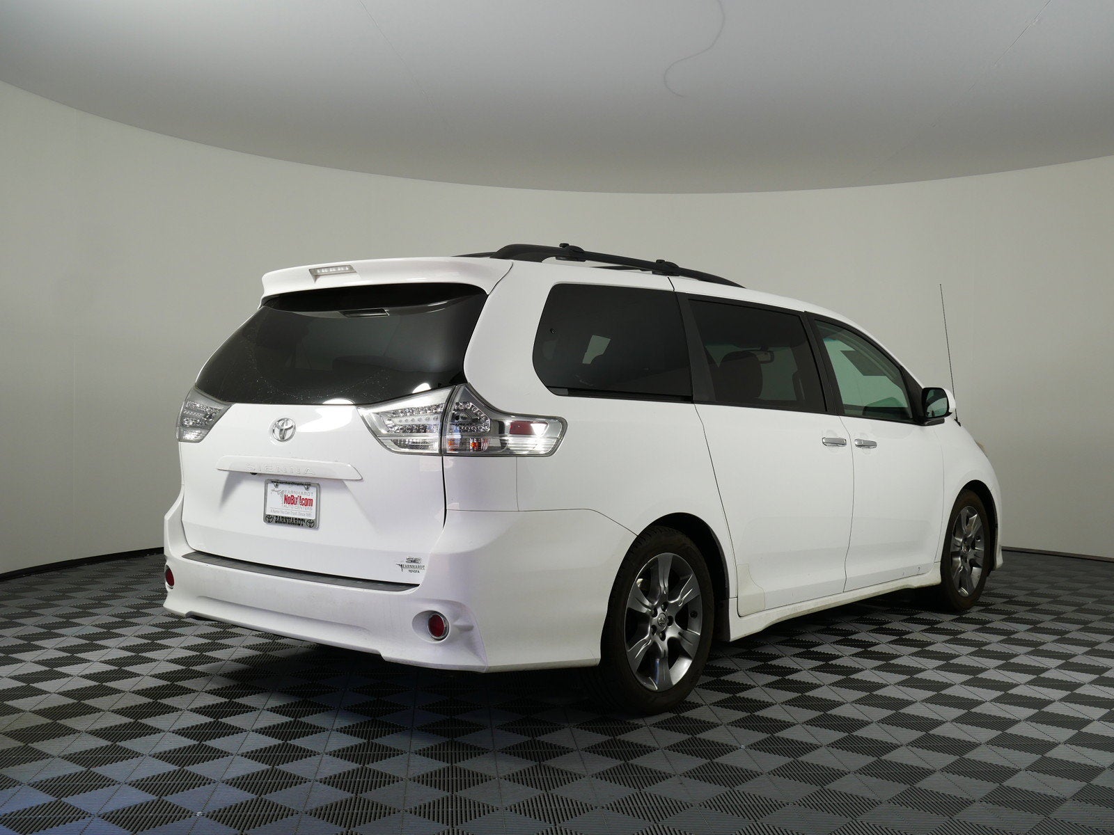 2014 Toyota Sienna SE *CLEAN CARFAX!*