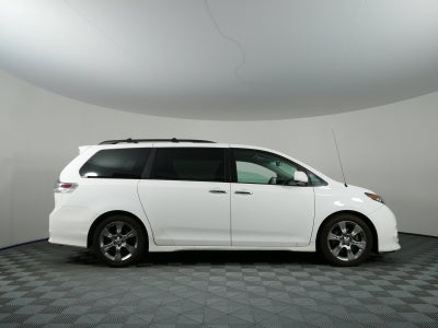 2014 Toyota Sienna SE *CLEAN CARFAX!*