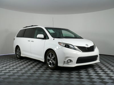 2014 Toyota Sienna SE *CLEAN CARFAX!*