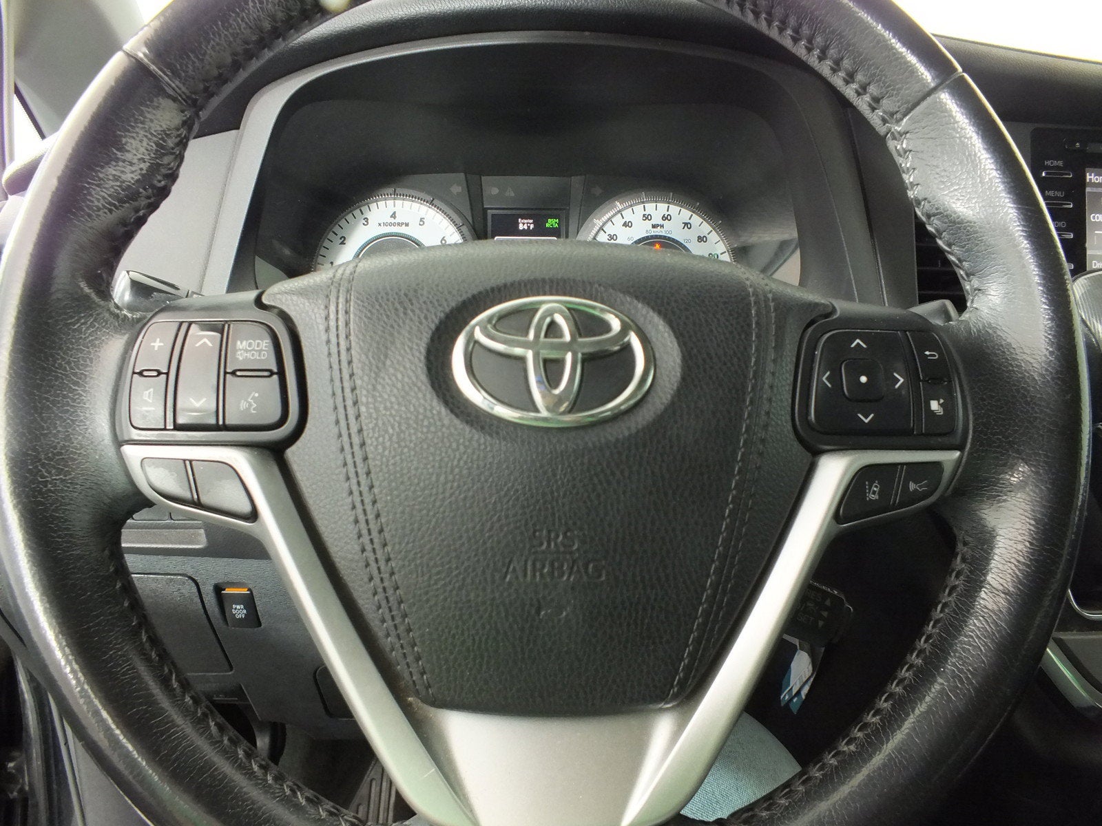 2018 Toyota Sienna SE *RELIABLE DAILY DRIVER!*