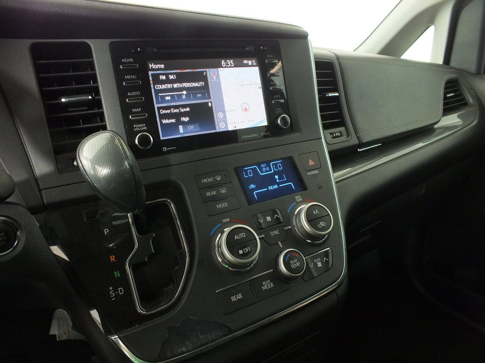2018 Toyota Sienna SE *RELIABLE DAILY DRIVER!*