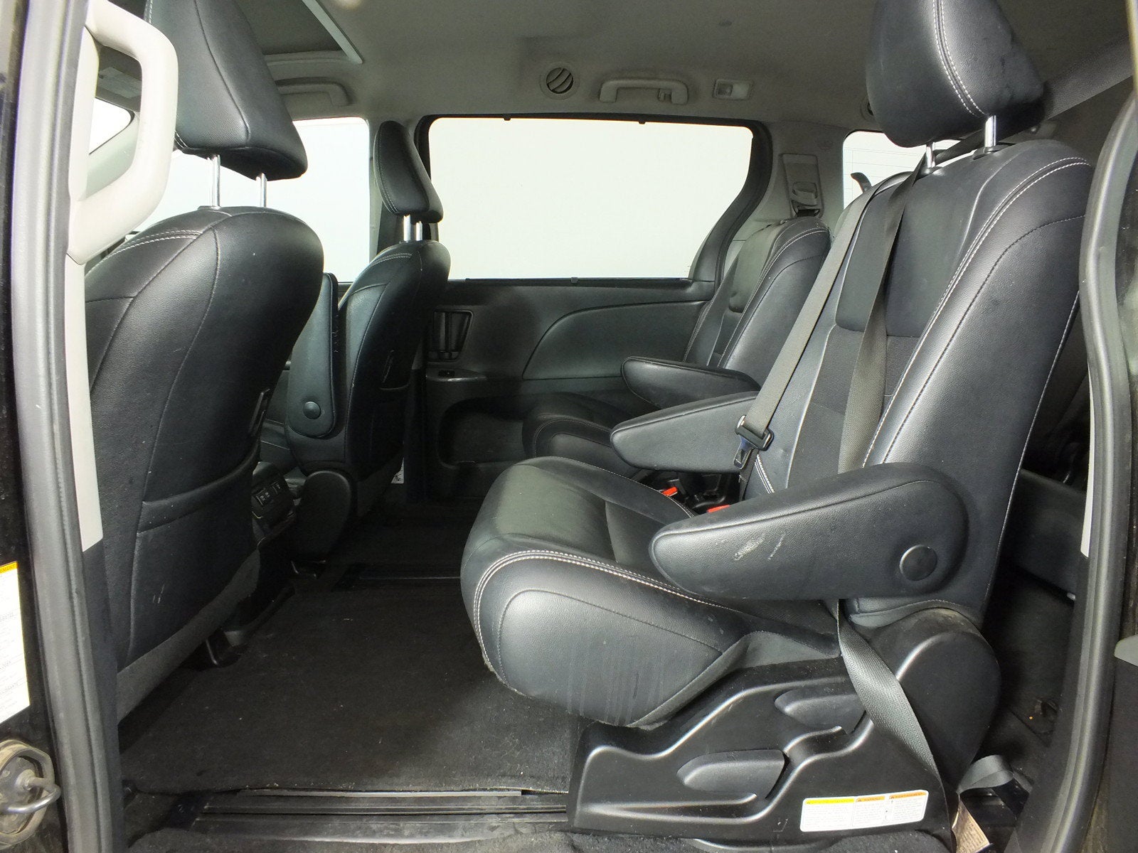 2018 Toyota Sienna SE *RELIABLE DAILY DRIVER!*