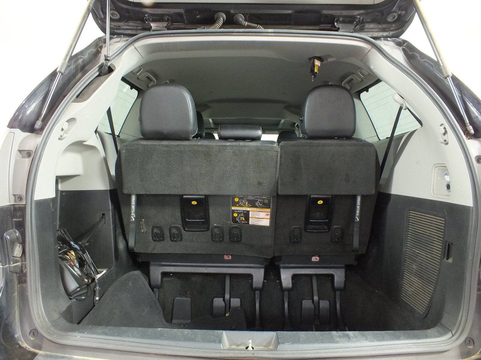 2018 Toyota Sienna SE *RELIABLE DAILY DRIVER!*