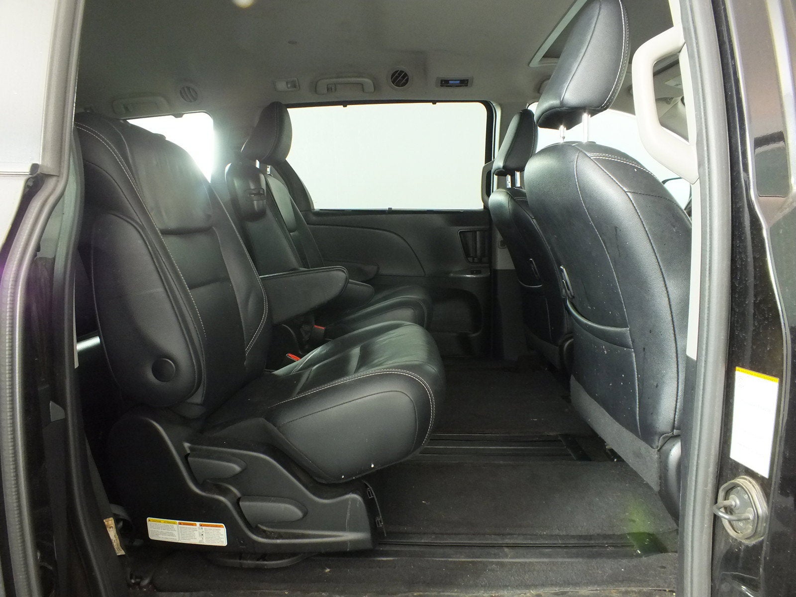 2018 Toyota Sienna SE *RELIABLE DAILY DRIVER!*