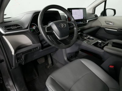 2024 Toyota Sienna XLE Hybrid *1-OWNER, CLEAN CARFAX!*