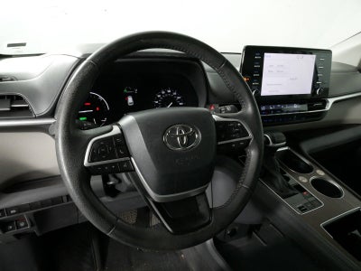 2024 Toyota Sienna XLE Hybrid *1-OWNER, CLEAN CARFAX!*